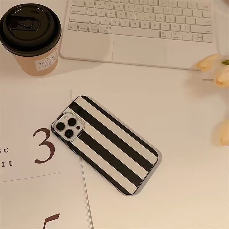 Small Niche Fresh Art Design W - огляд і ціна Phone Cases Designer