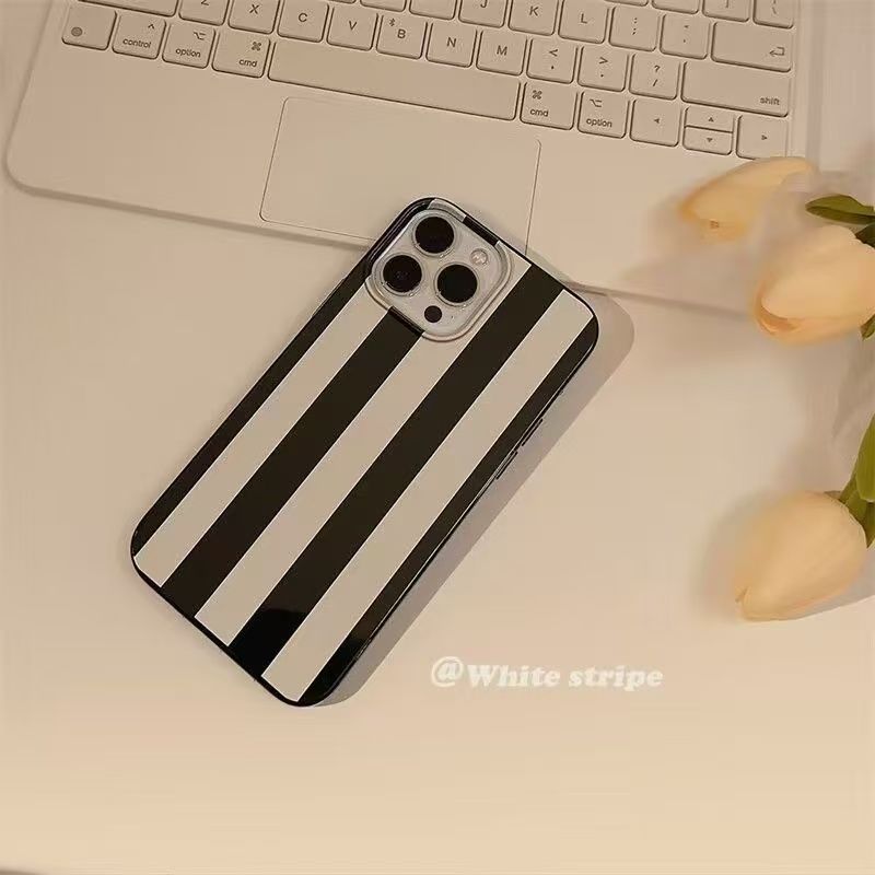 Small Niche Fresh Art Design W - огляд і ціна Phone Cases Designer